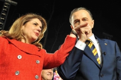 Mihaela şi Mircea Geoană au păsărici mov pe creier