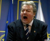 &bdquo;Ţiganul turbat unguresc Gh. Funar&rdquo; și Tribunul homosexualilor Vadim Tudor aruncă &icirc;n deriziune numele lui Avram Iancu 