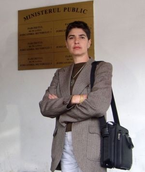 Aberație judiciară incredibilă: Simona Niculescu- inculpată pentru &ldquo;violarea&rdquo; casei părintești