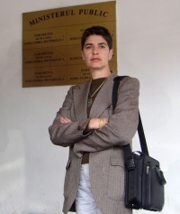 Aberație judiciară incredibilă: Simona Niculescu- inculpată pentru &ldquo;violarea&rdquo; casei părintești