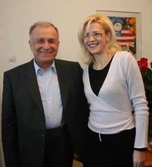 Corina Crețu cap de listă la europarlamentare &ndash; dovada că masculul Alfa al PSD e Ion Iliescu 